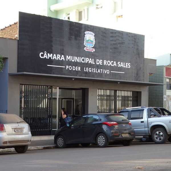 Vereadores levam debate sobre sede à comunidade