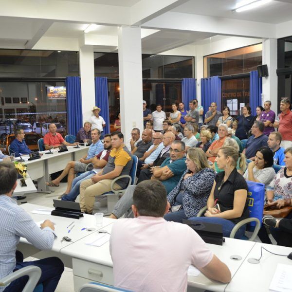 Vereadores iniciam investigações