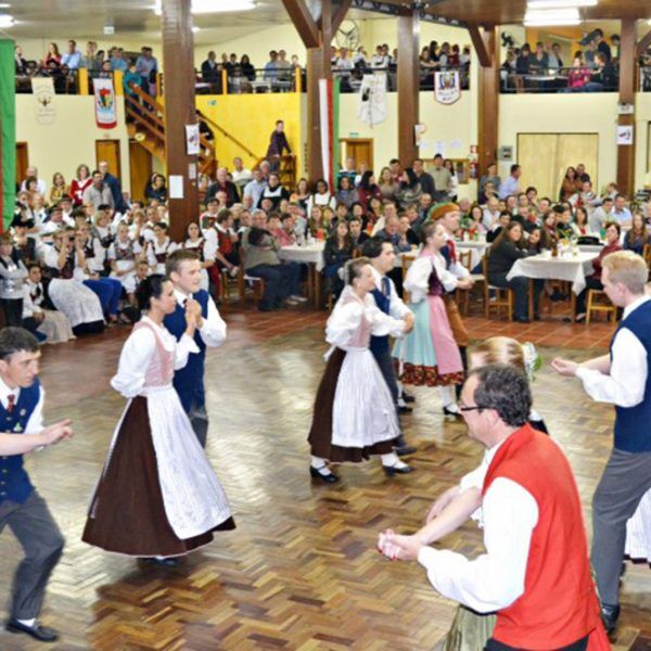 Evento celebra cultura germânica