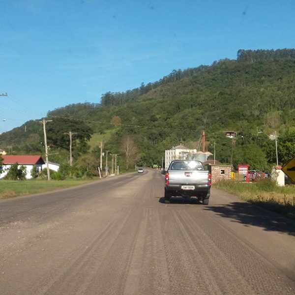 Reforma em rodovia atrasa e gera reação