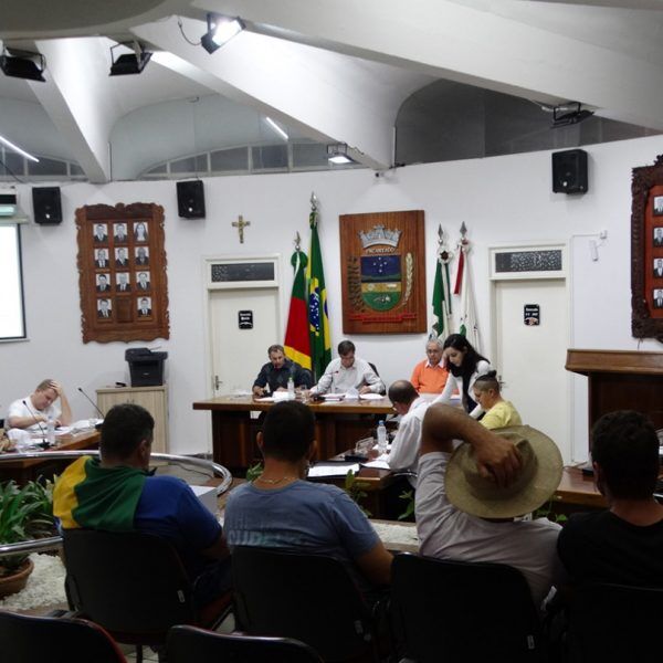 Vereadores alteram funções de servidores