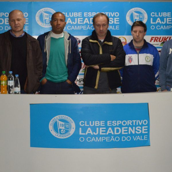 Para arrecadar fundos ao clube