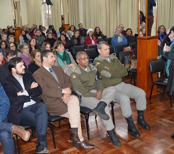 Cartilha destaca ações do Cipave nas escolas