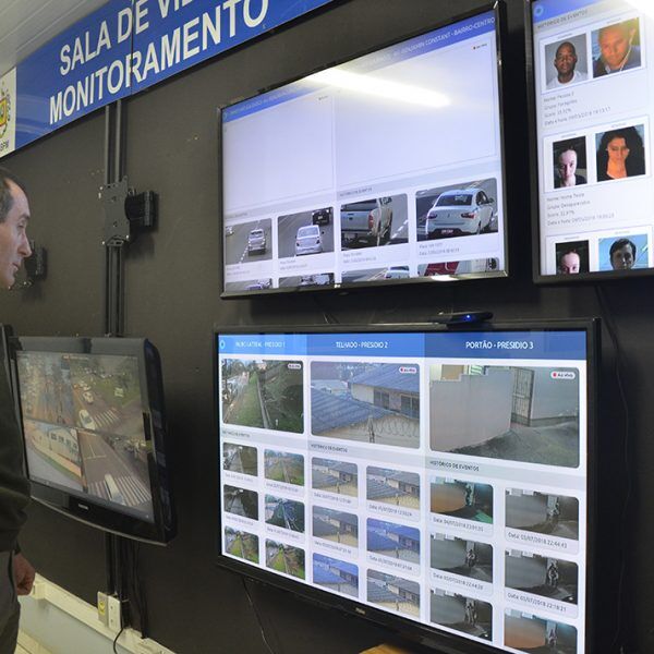 Estado garante 14 PMs para central das câmeras