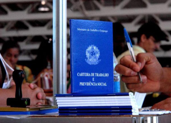 Confira as vagas de emprego disponíveis na região