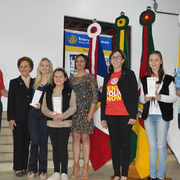 Prêmio incentiva comprometimento e conduta de alunos