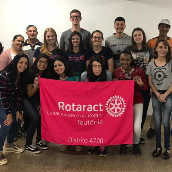 Rotaract de Teutônia realiza 15 Anos dos Sonhos