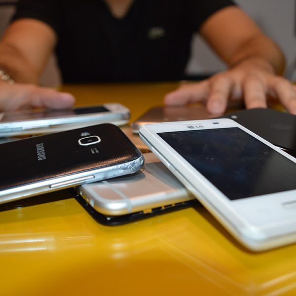Bloqueio de telefones móveis irregulares começa sábado