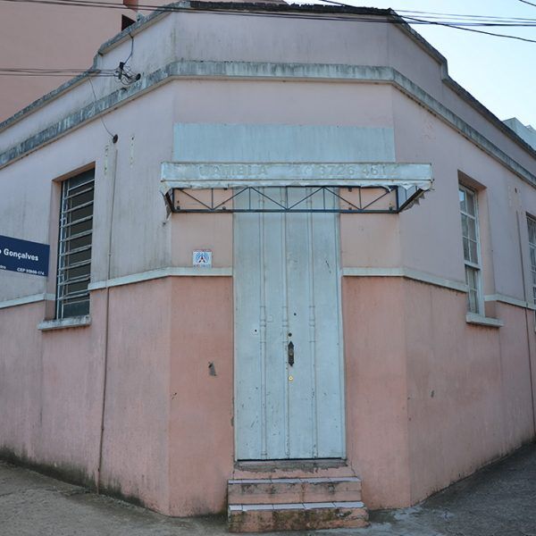 Permuta com antigo prédio da Uambla é avaliada na câmara