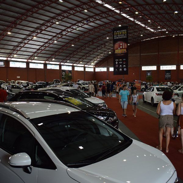 Venda de carros novos cresce