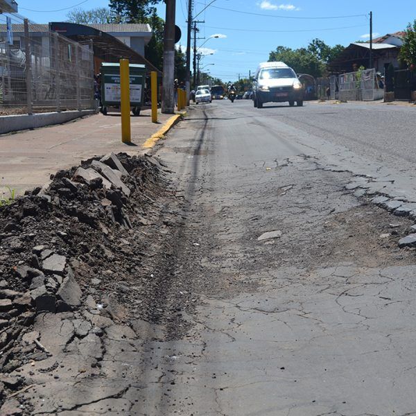 Buracos expõem riscos aos condutores
