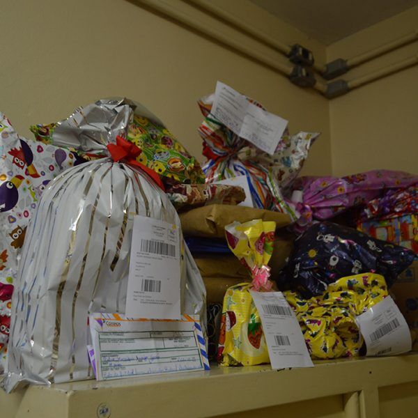 Papai Noel recebe mais de 300 cartinhas nos Correios de Lajeado