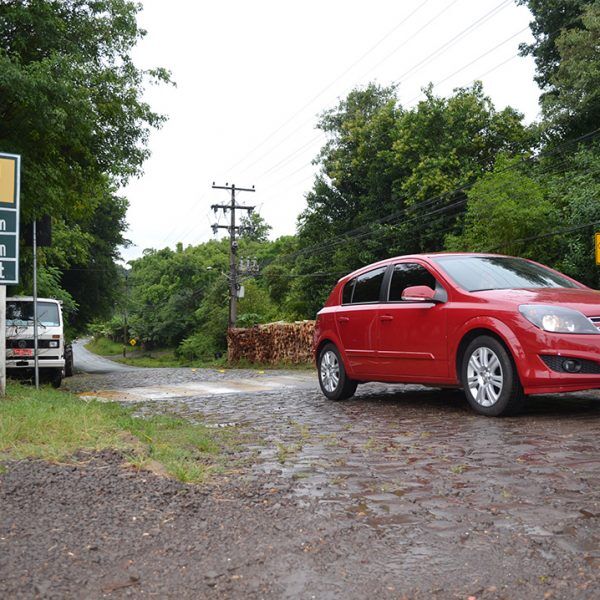 Governo autoriza licitação para asfaltar 36 ruas
