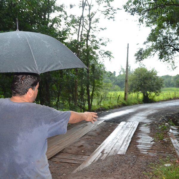 Poeira em dias de sol, barro quando chove