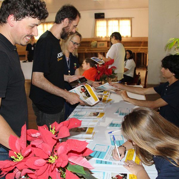 Cras lança revista feita por jovens