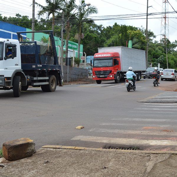 Melhorou, mas não resolveu. Moradores querem semáforo