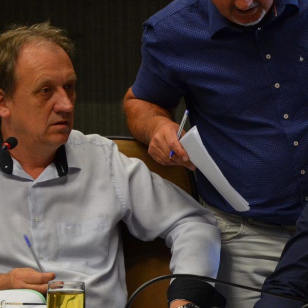 Legislativos de seis municípios avaliam futuros presidentes