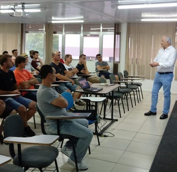 Chico Amortecedores promove palestra sobre a Novembro Azul