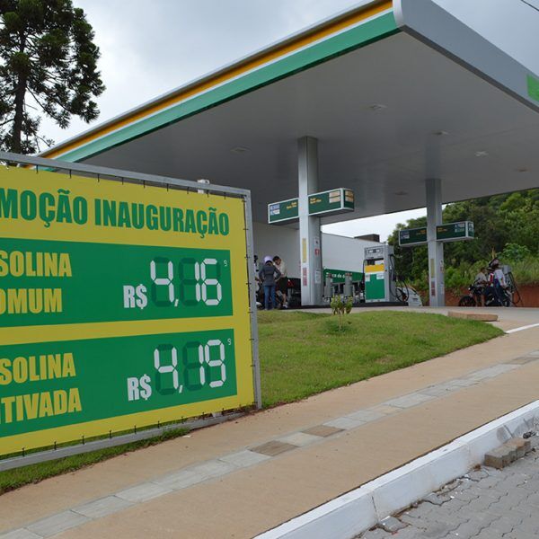 Gasolina atinge menor preço desde a greve
