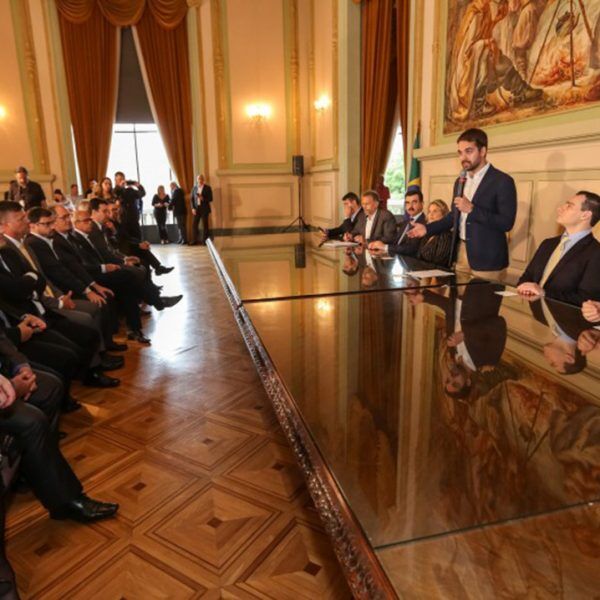 CREs deixam de ser indicação política, promete governador