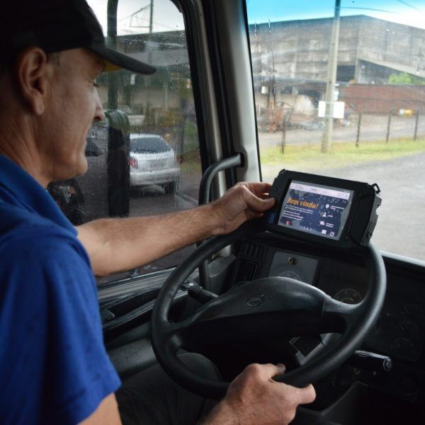 Agricultores e motoristas em versões renovadas