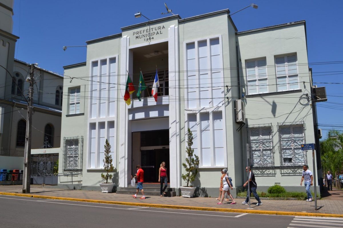 Governo promete investigar suposto uso irregular de diárias