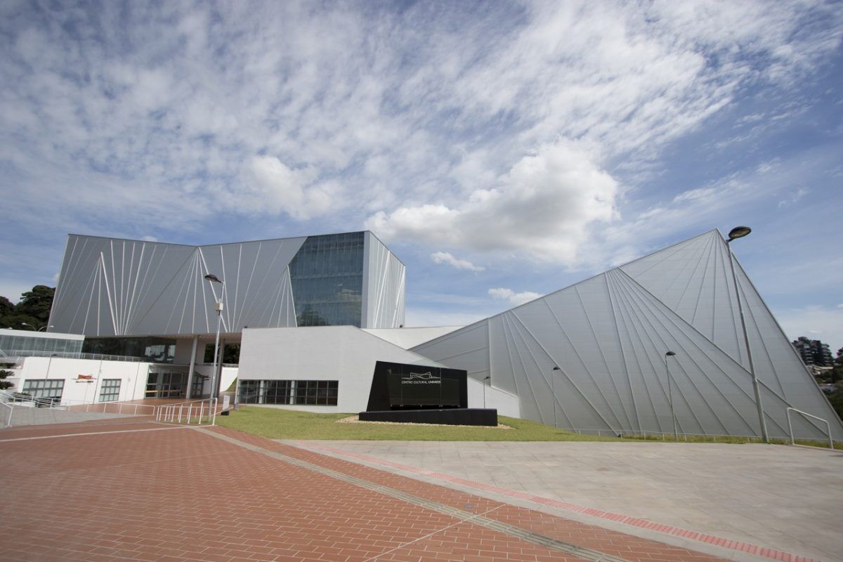 Reitor garante realização de palestra apesar da repercussão