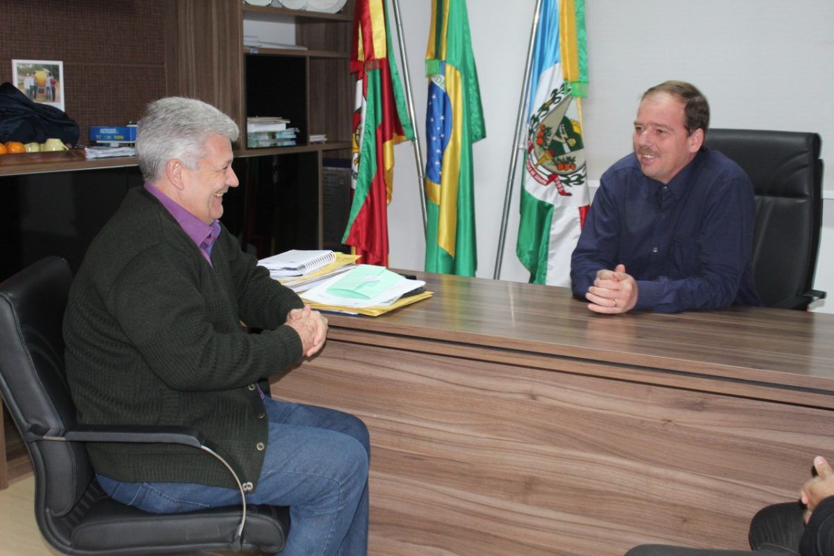 Ex-prefeito vira secretário
