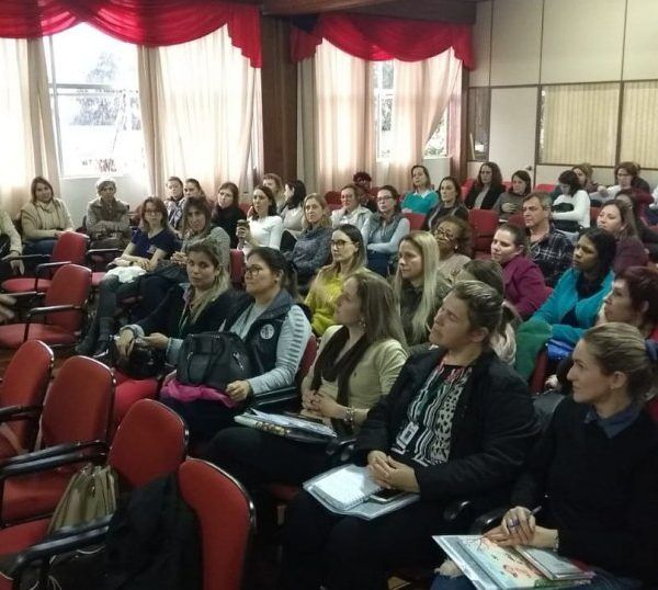 Município abre consulta  para definir base curricular