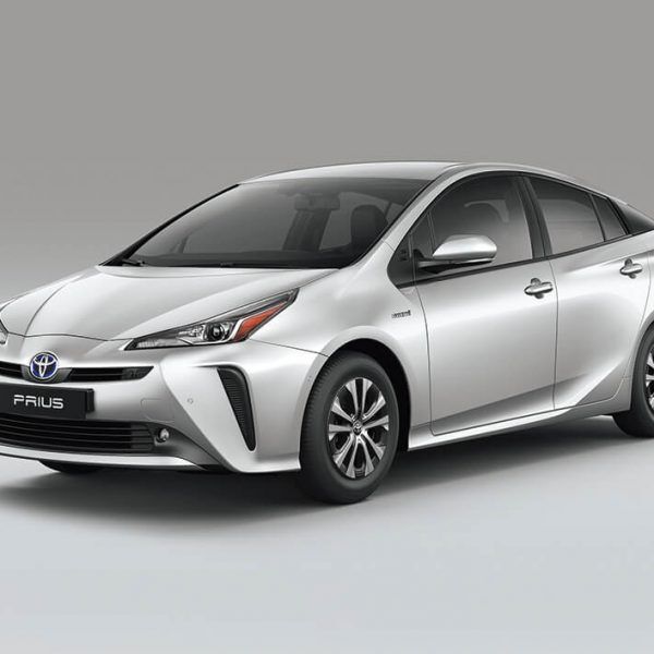 Toyota Prius 2019 chega  com novidades