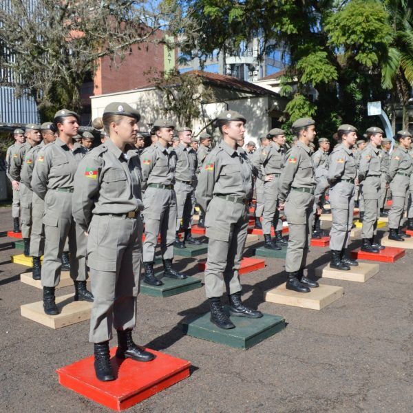 Alto escalão da Segurança acompanha formatura da BM