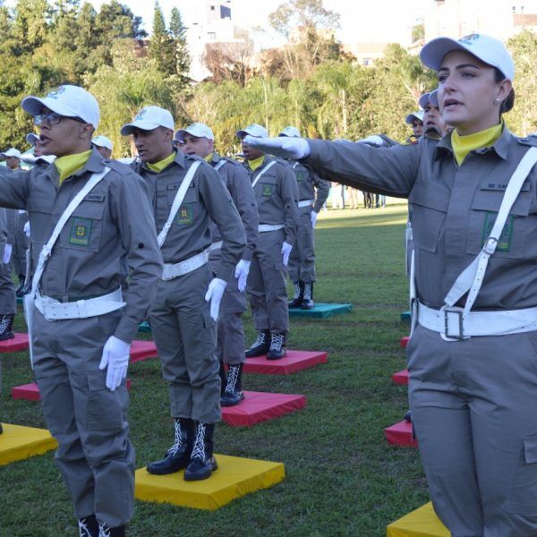 Cerimônia no Ceat forma 86 novos soldados da Brigada Militar