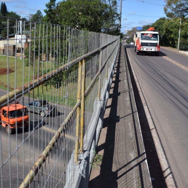 Obra em ponte promete melhorar trânsito entre bairros