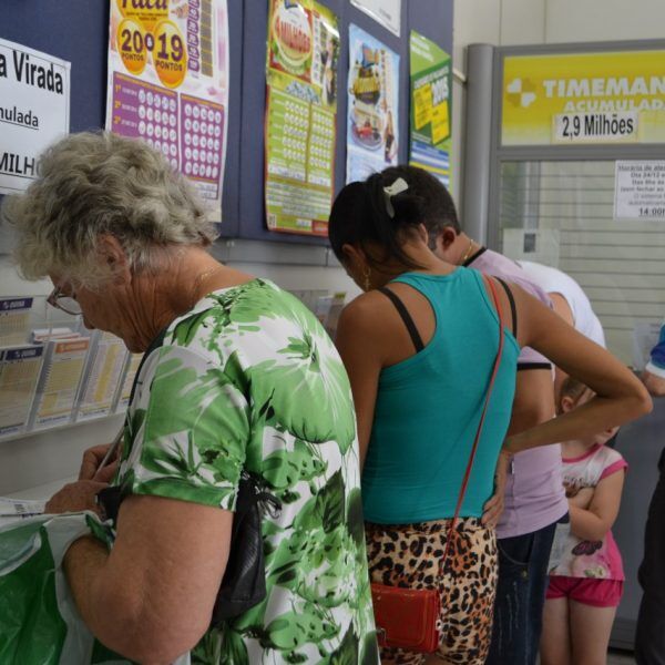 Mega-sena pode pagar R$ 72 milhões
