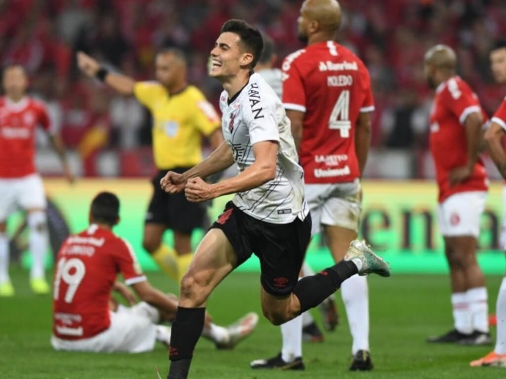 Inter perde para o Athletico e deixa escapar o sonho do bicampeonato