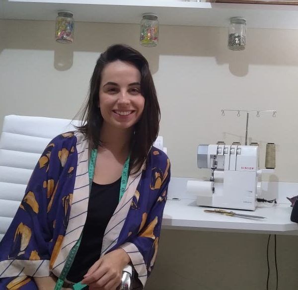 “Sempre levava a máquina de costura embaixo do braço”