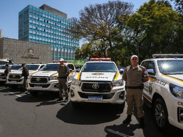 Estado entrega R$ 5 milhões em viaturas e armamentos à BM