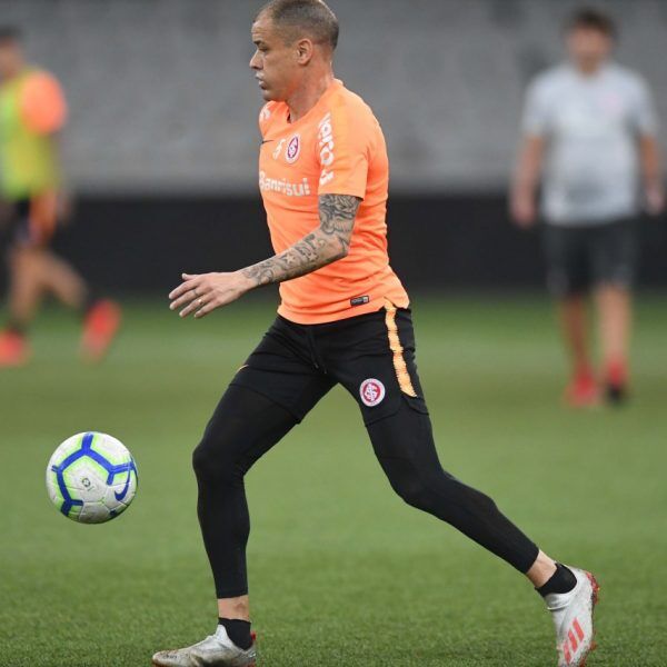 D'Alessandro: joga ou não joga?
