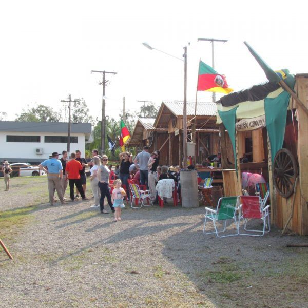 Atrações musicais movimentam a terça-feira em Acampamentos Farroupilha