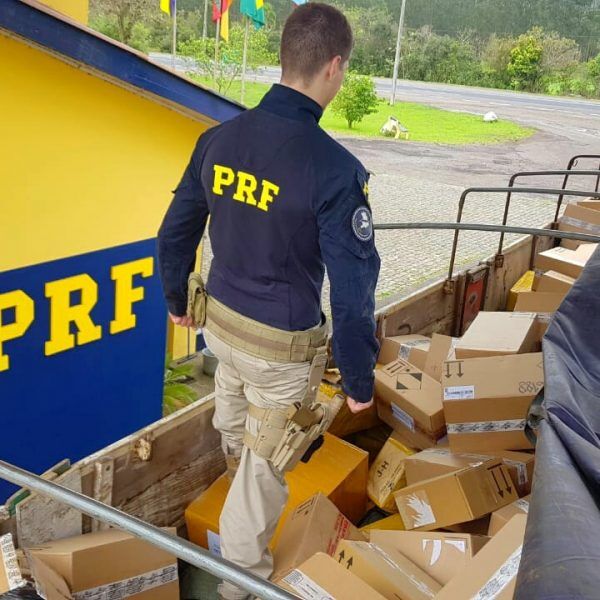 PRF apreende carga de mercadorias sem nota fiscal