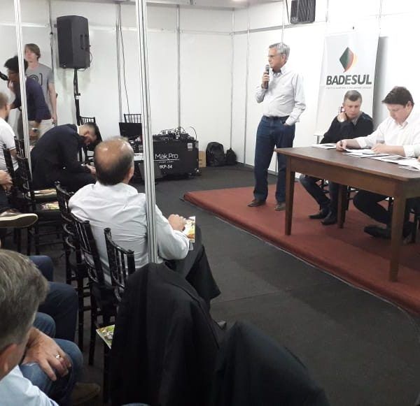 Prefeitos acompanham apresentação do Censo 2020