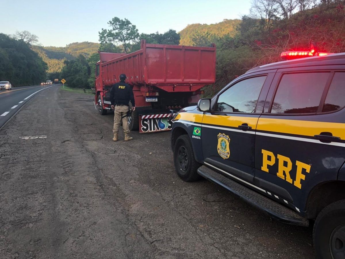 Caminhão é recuperado na BR-386
