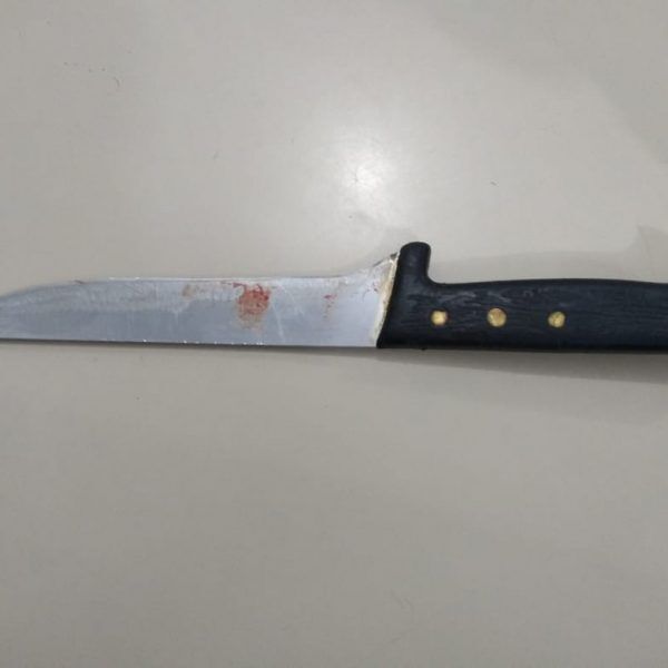 Dois homens são esfaqueados após briga no bairro Canabarro