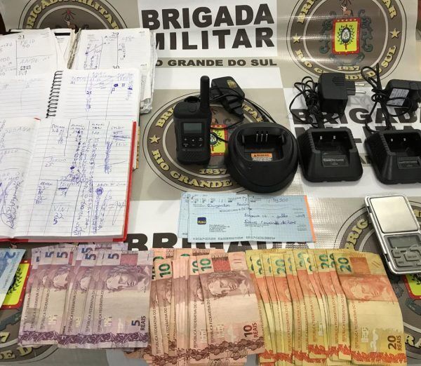 Indivíduo é detido com fardas oficiais da Brigada Militar