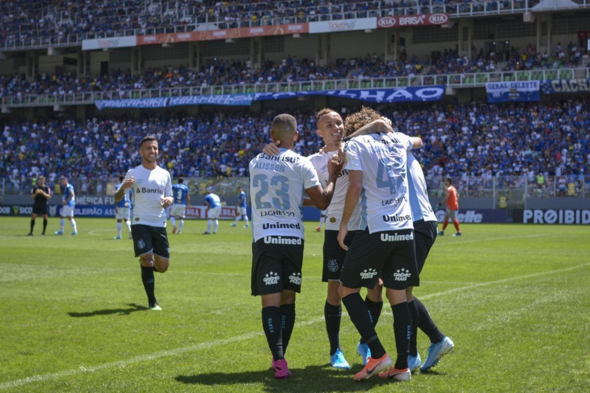 Grêmio goleia fora de casa