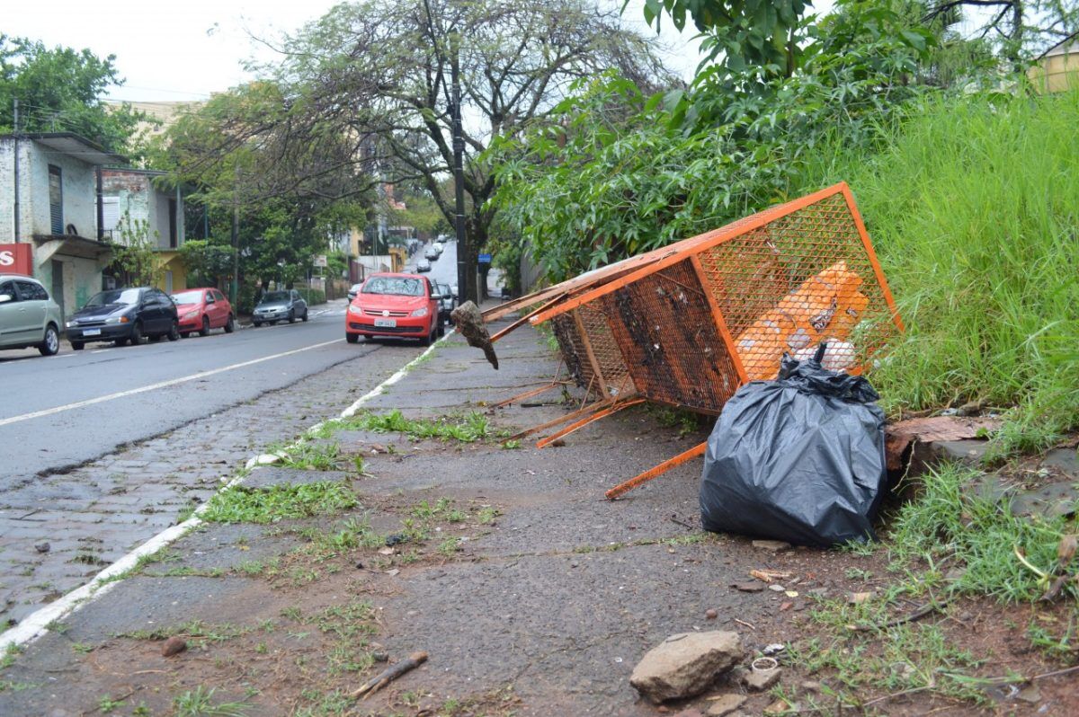 Mais de 100 milímetros de  chuva, alagamentos e estragos