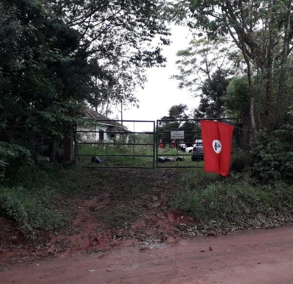 Sem-terras ocupam antiga área da Fepagro