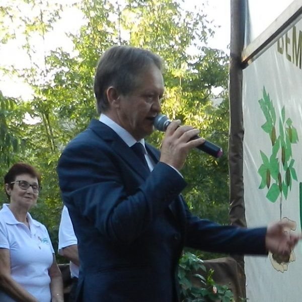 Prefeito é internado na UTI após infarto