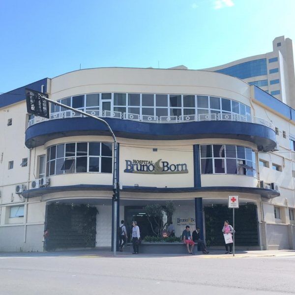Hospital reabre entrada principal
