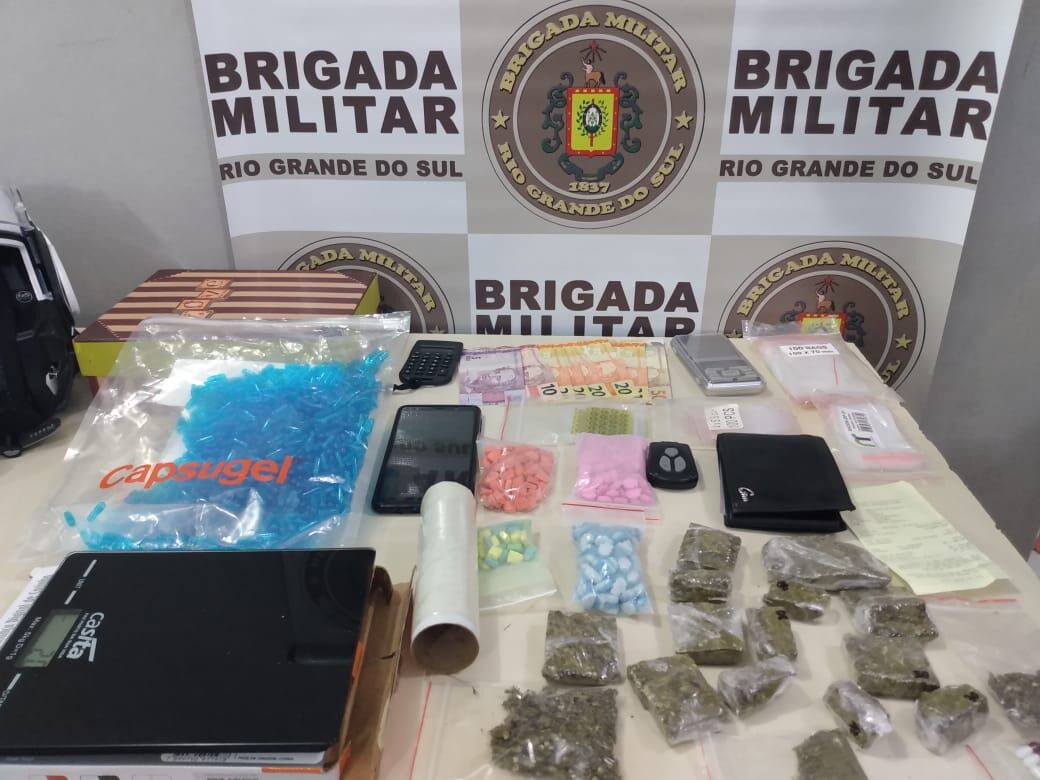 Indivíduo é preso com cerca de R$15 mil em entorpecentes
